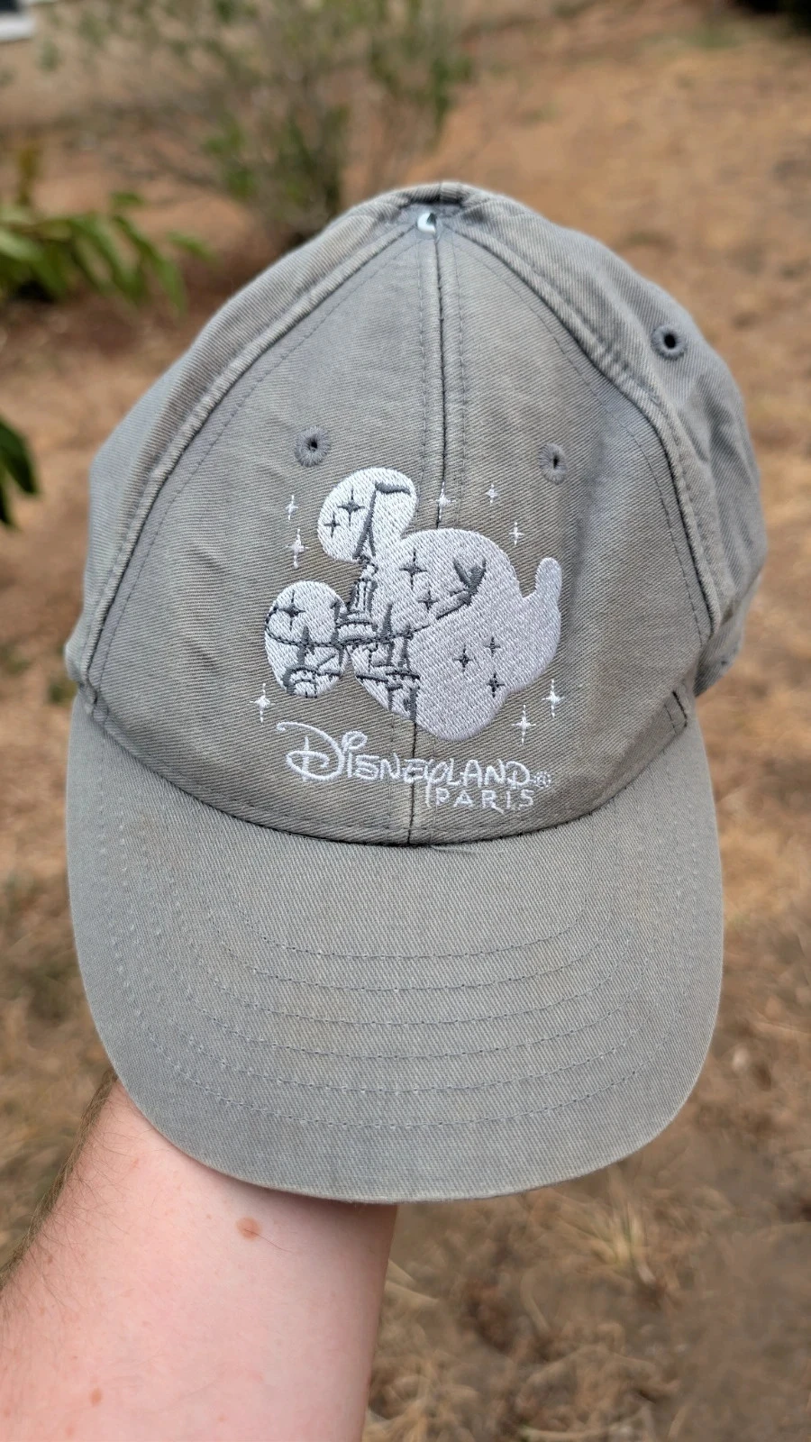 casquette disneyland paris grise brodee mickey chateau coton